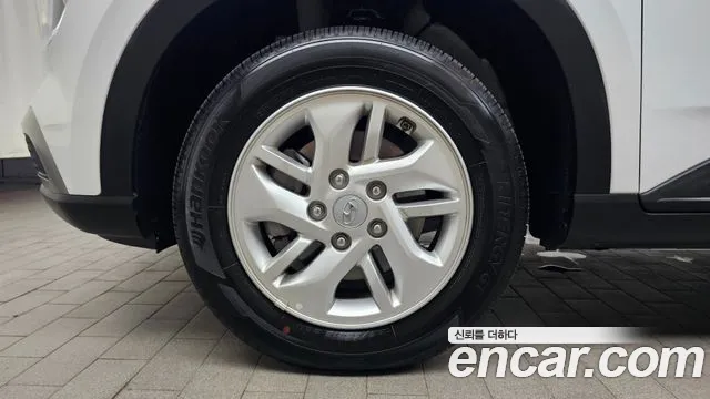 Hyundai Venue — Фото автомобиля 5