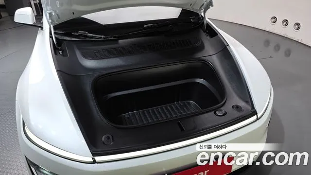 Tesla Model Y — Фото автомобиля 9