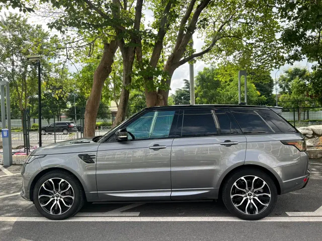 Land Rover Range Rover Sport — Фото автомобиля 7