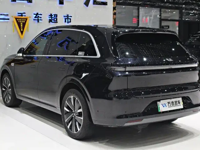 Li Auto L6 — Фото автомобиля 15