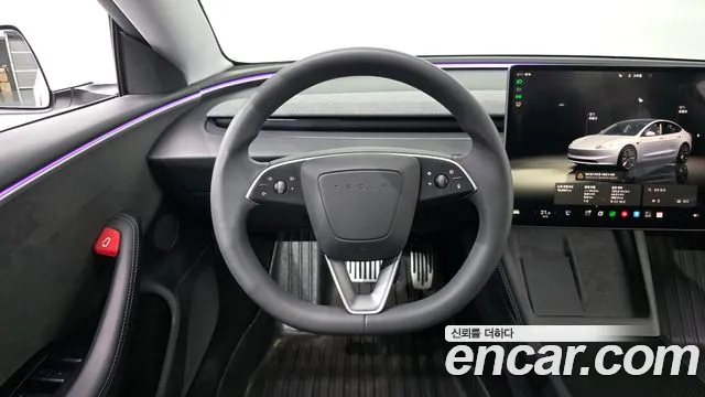 Tesla Model 3 — Фото автомобиля 12