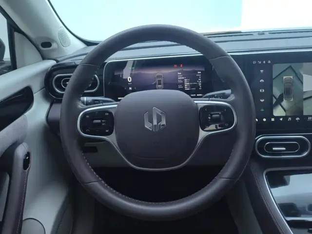 Leapmotor C11 — Фото автомобиля 15