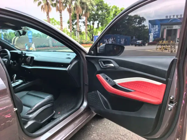 MG MG5 2021 300TGI DCT Youth Luxury Premium Edition — Фото автомобиля 12
