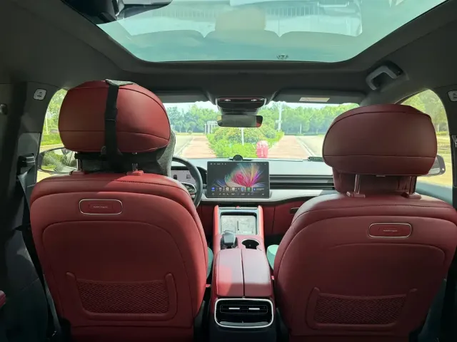 AITO Wenjie AITO M5 2024 Extended Range Max RWD Advanced Smart Driving Edition — Фото автомобиля 6
