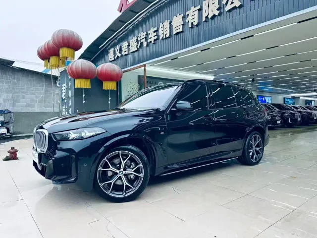Фотография автомобиля — BMW X5