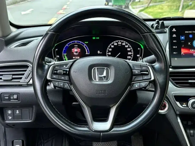 Honda Accord — Фото автомобиля 9