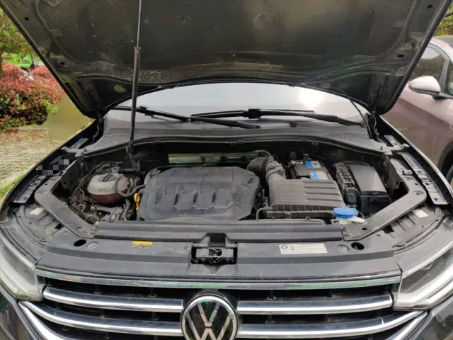 Volkswagen Tiguan L — Фото автомобиля 10
