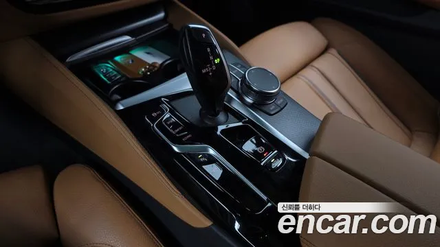 BMW 5-Series — Фото автомобиля 7