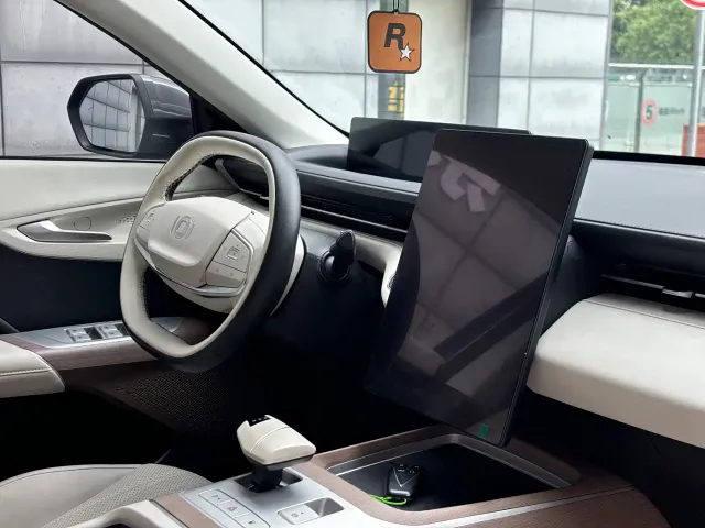 Changan Qiyuan A05 — Фото автомобиля 11