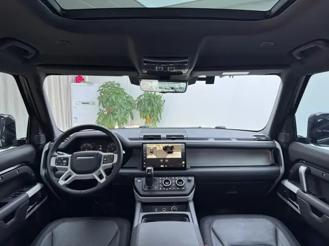 Land Rover Defender — Фото автомобиля 4