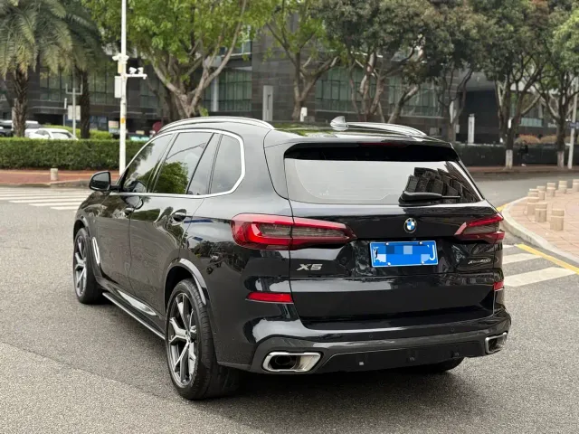 BMW X5 — Фото автомобиля 9