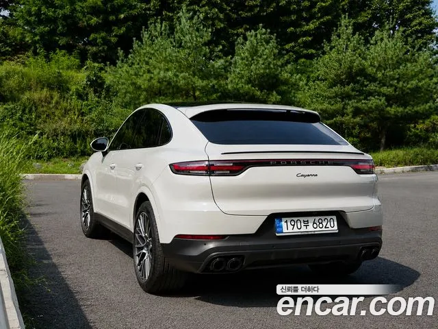 Porsche Cayenne — Фото автомобиля 2