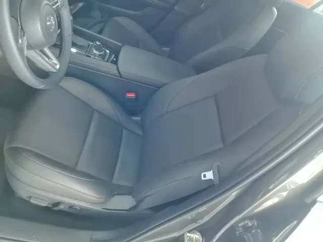 Mazda Axela — Фото автомобиля 14