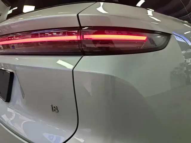 Li Auto Li i8 2025 Standard Edition — Фото автомобиля 12