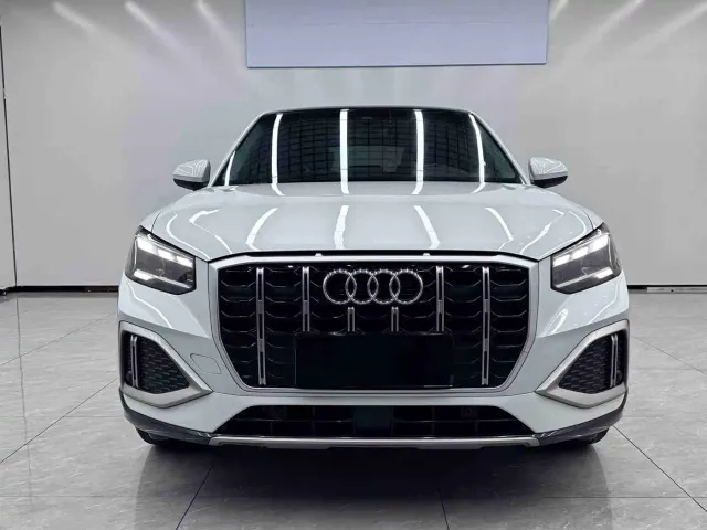 Audi Q2L — Фото автомобиля 2