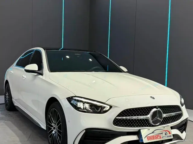 Mercedes-Benz C-Class — Фото автомобиля 3