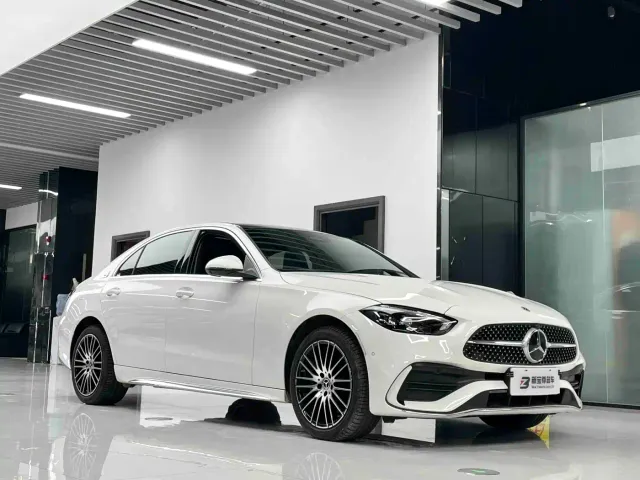 Mercedes-Benz C-Class — Фото автомобиля 3