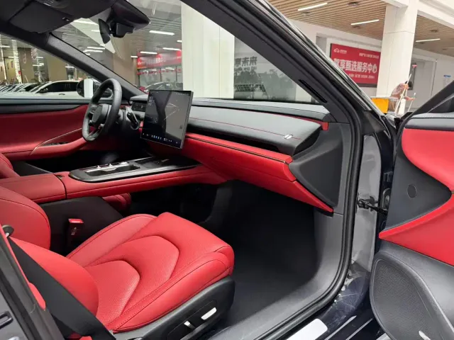 Xiaomi SU7 — Фото автомобиля 16