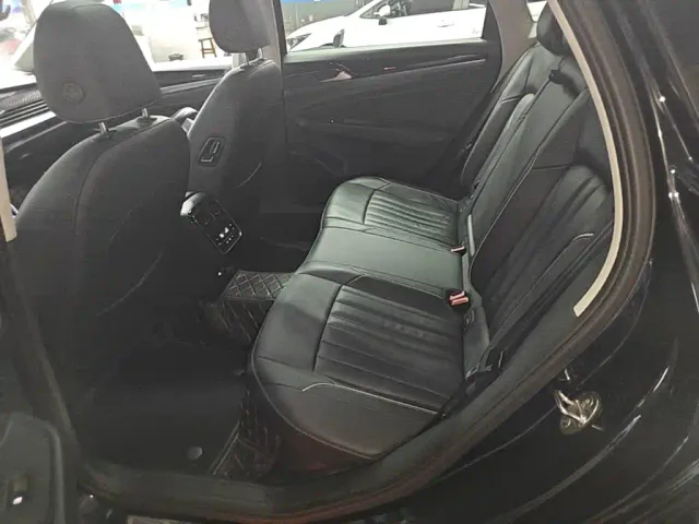 Volkswagen Passat 2023 Facelift 330TSI Starlight Elite Edition — Фото автомобиля 16
