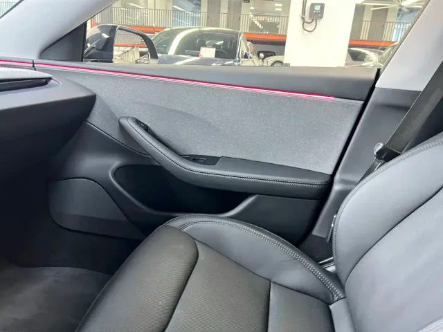 Tesla Model 3 — Фото автомобиля 8