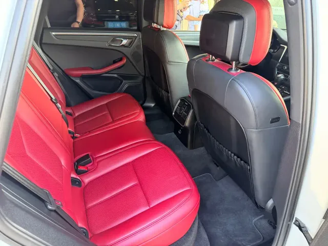 Porsche Macan — Фото автомобиля 9
