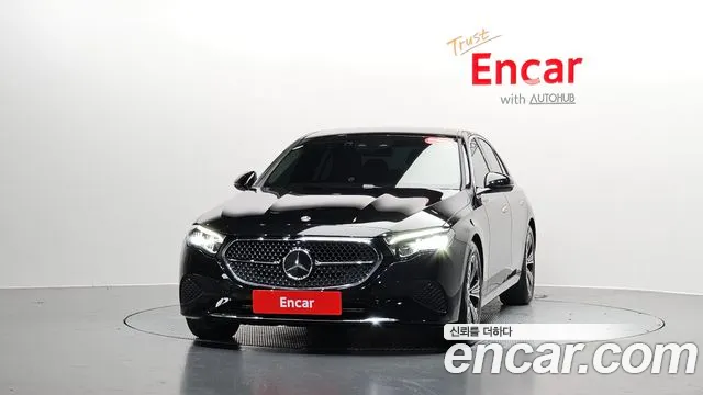 Mercedes-Benz E-Class — Фото автомобиля 3