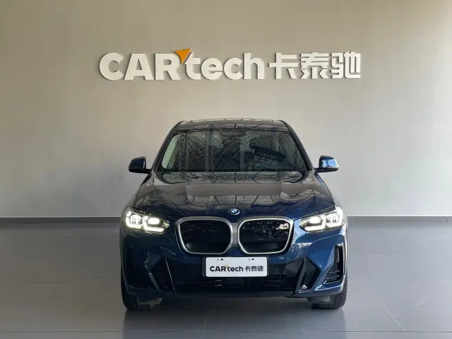 BMW iX3 — Фото автомобиля 2