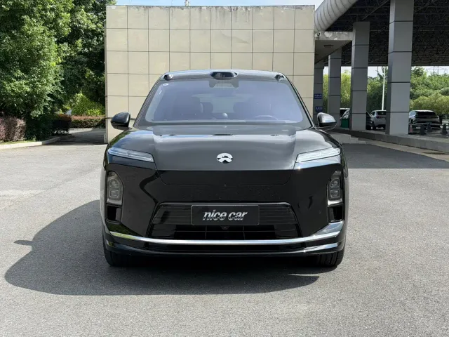 Nio ES8 — Фото автомобиля 2