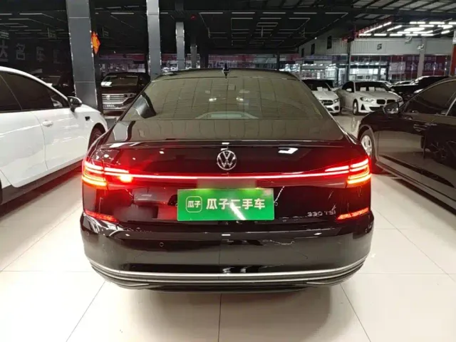 Volkswagen Passat — Фото автомобиля 5