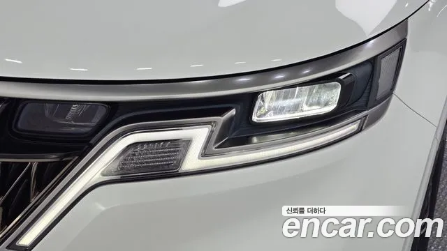 Kia Canival — Фото автомобиля 4