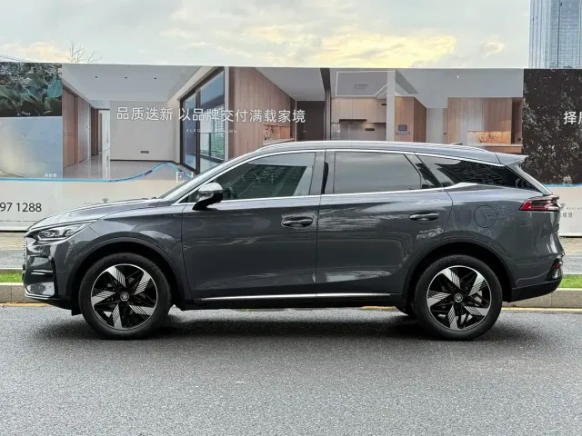 BYD Tang — Фото автомобиля 24
