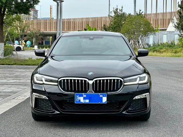 BMW BMW 5 Series 2022 Facelift 525Li M Sport Package — Фото автомобиля 2