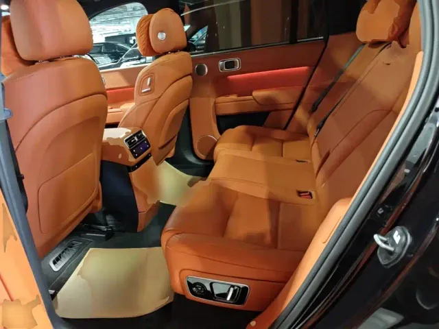 Li Auto L7 — Фото автомобиля 16