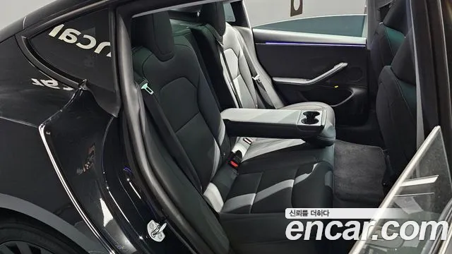 Tesla Model 3 — Фото автомобиля 9