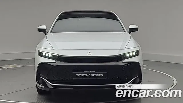 Toyota Crown — Фото автомобиля 3