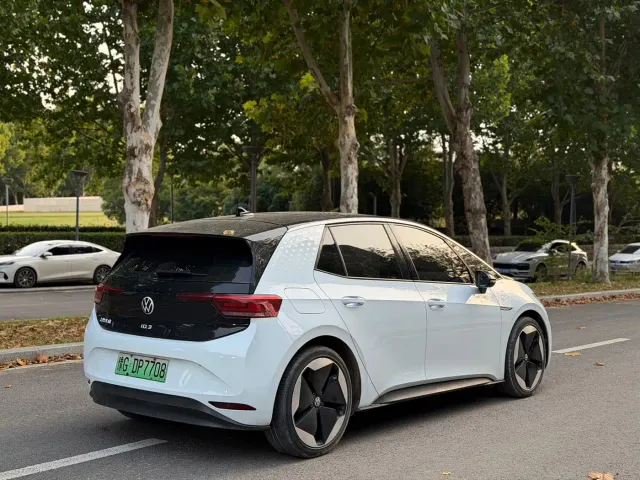 Volkswagen ID.3 — Фото автомобиля 9
