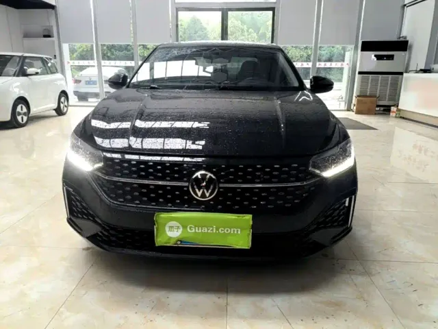 Volkswagen Lavida 2024 Model 300TSI DSG Starlight Leading Edition — Фото автомобиля 2