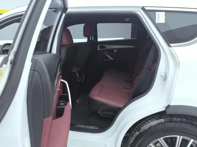Jetour X70 Plus — Фото автомобиля 11