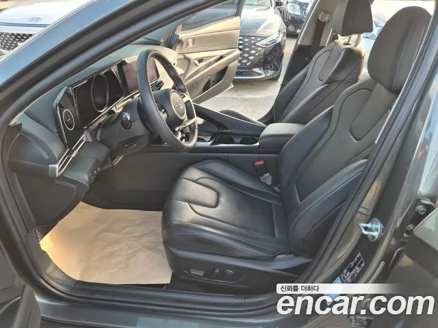Hyundai Avante CN7 — Фото автомобиля 9