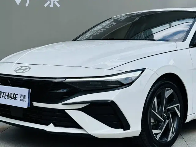 Hyundai Elantra — Фото автомобиля 18