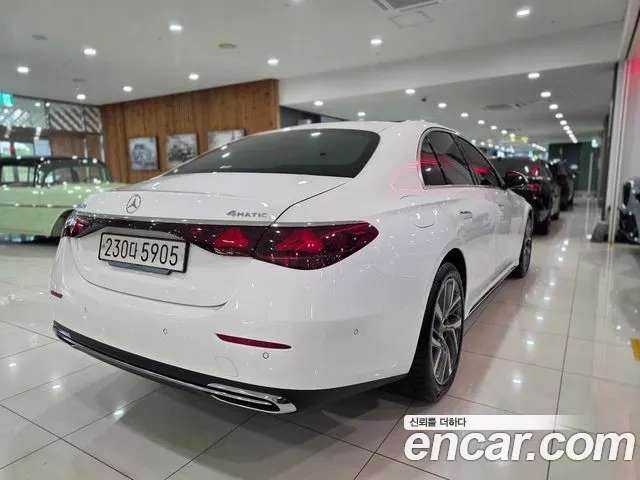 Mercedes-Benz E-Class — Фото автомобиля 6