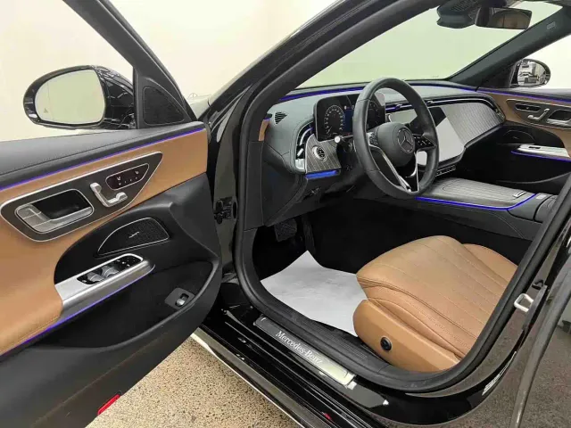Mercedes-Benz E-Class — Фото автомобиля 9