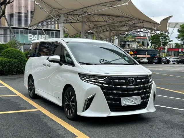 Toyota Alphard — Фото автомобиля 7