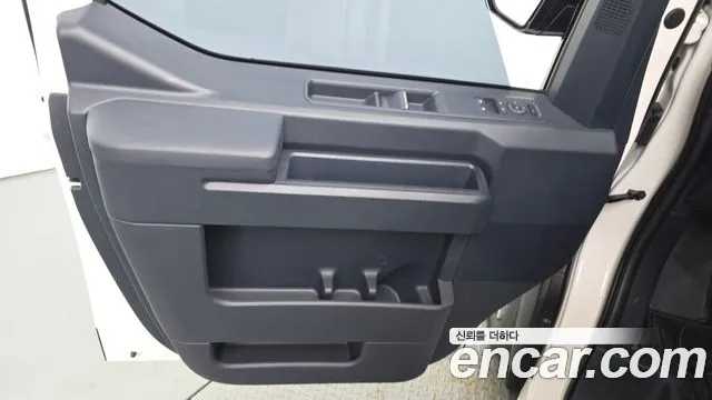 Kia PV5 — Фото автомобиля 13
