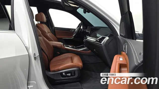BMW X7 — Фото автомобиля 10