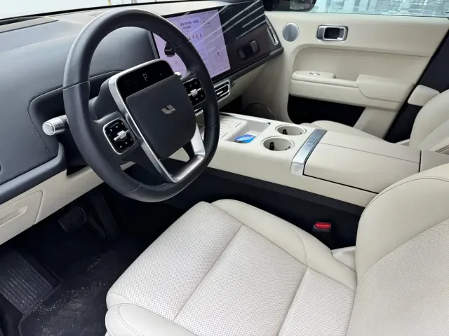 Li Auto L7 — Фото автомобиля 5