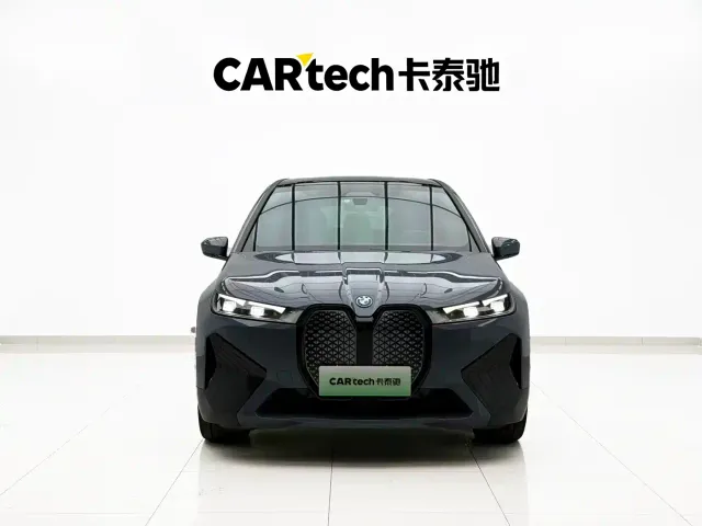 BMW iX — Фото автомобиля 2