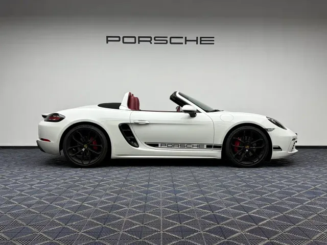 Porsche 718 — Фото автомобиля 9