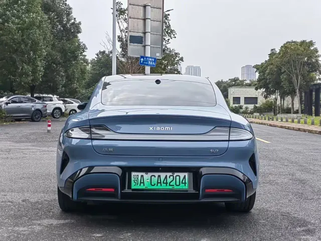Xiaomi SU7 — Фото автомобиля 8