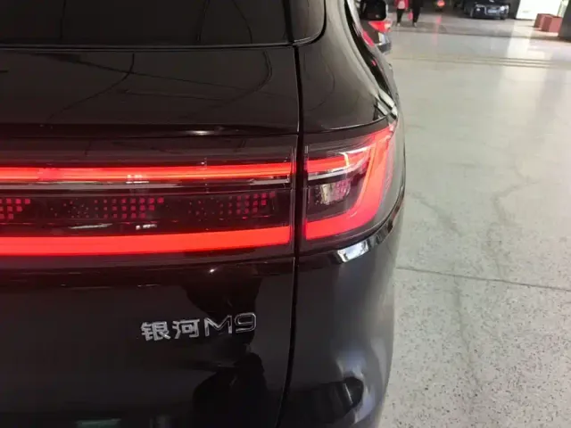 Geely Galaxy M9 — Фото автомобиля 23